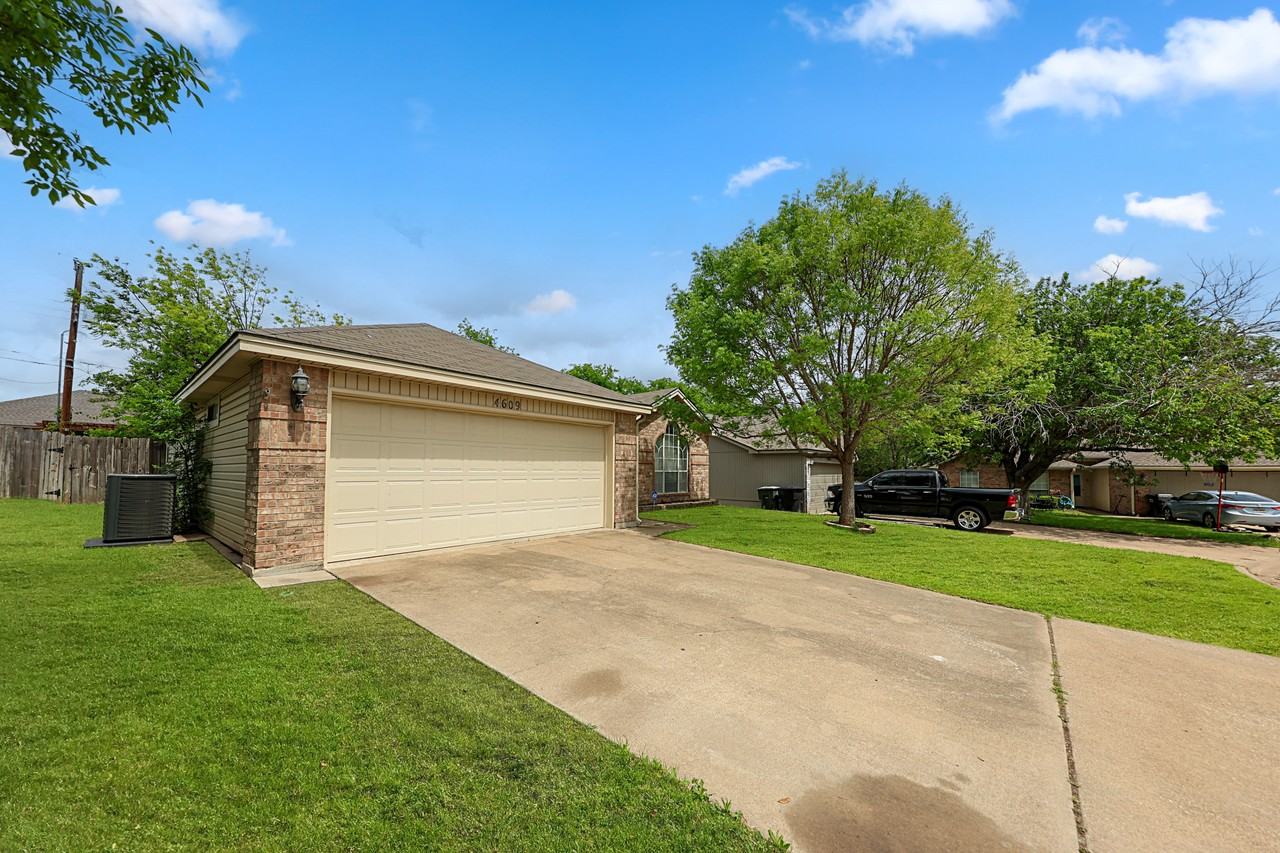 4609 High Pointe Dr - Photo 2 of 22