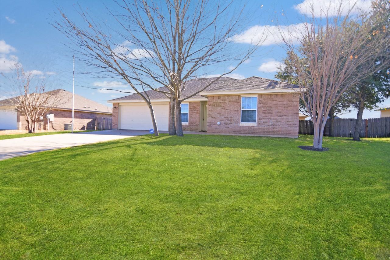 7207 Freedom Dr - Photo 3 of 22