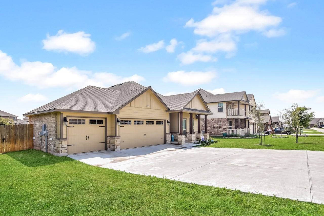 5501 Shire Dr - Photo 2 of 30