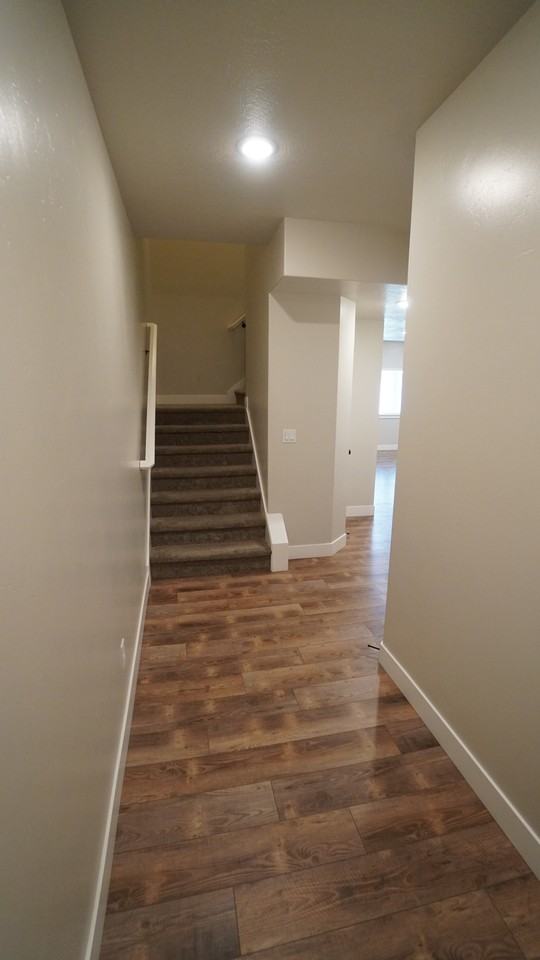 303 N Canterbury Way - Photo 4 of 23