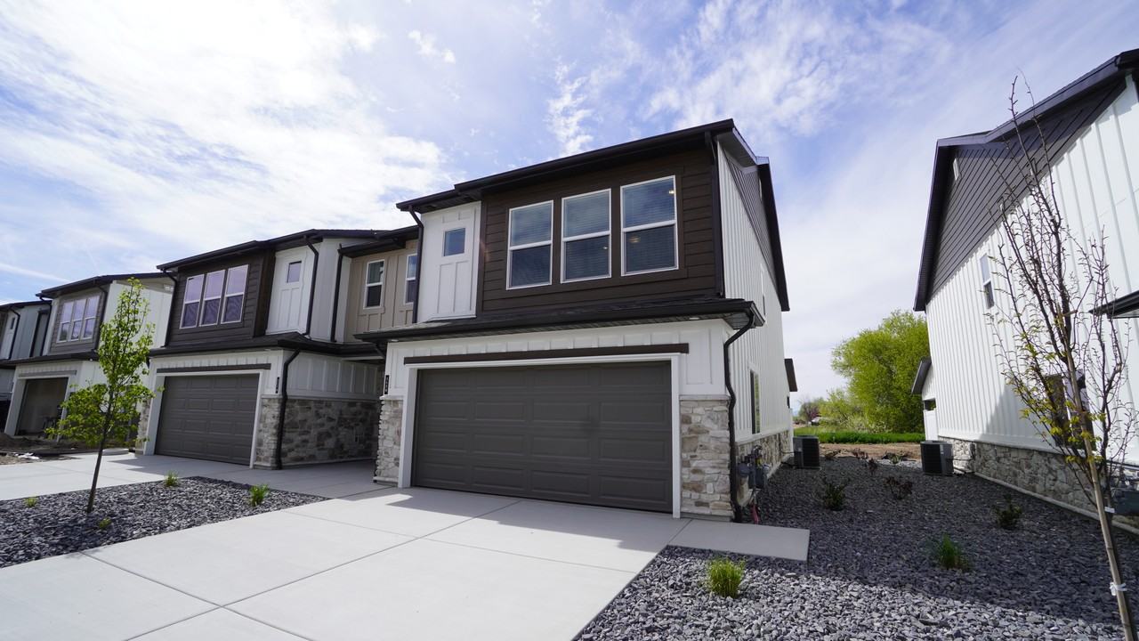 343 N Liberty Cove Dr - Photo 2 of 24