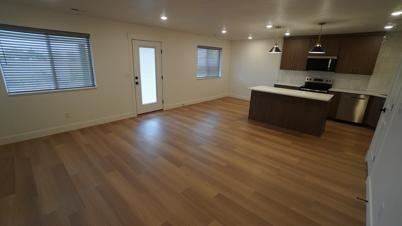 343 N Liberty Cove Dr - Photo 5 of 24