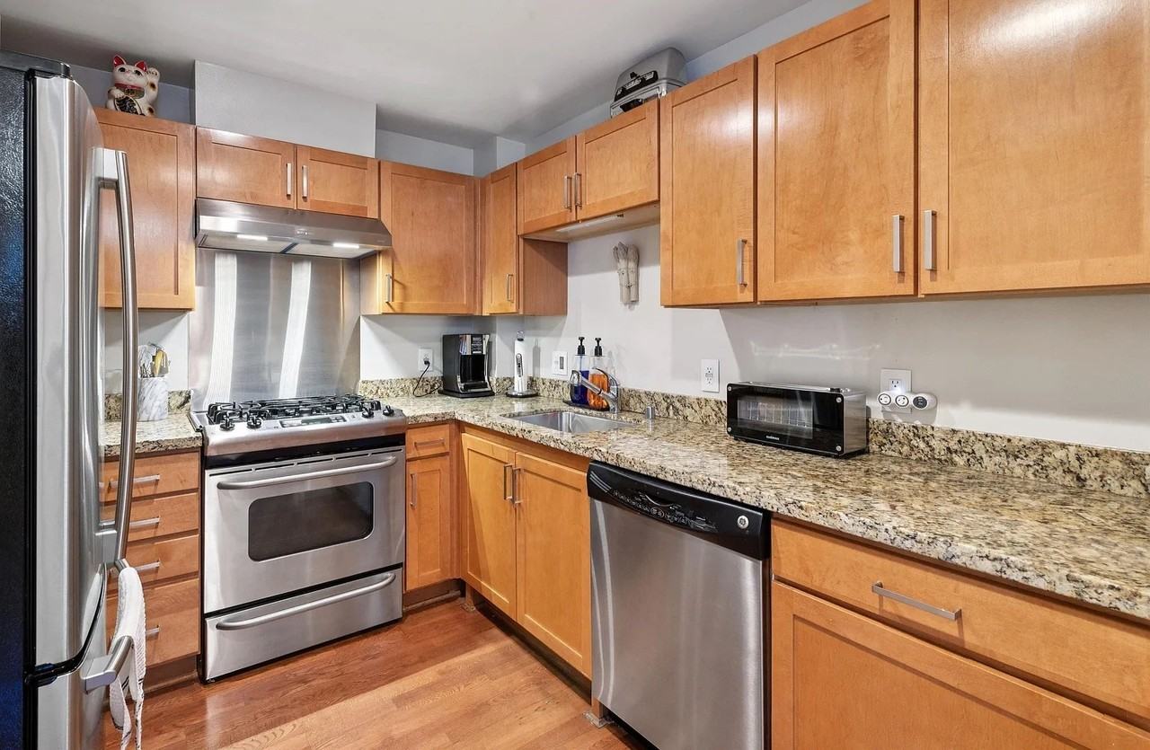 81 Frank Norris St - Photo 5 of 10