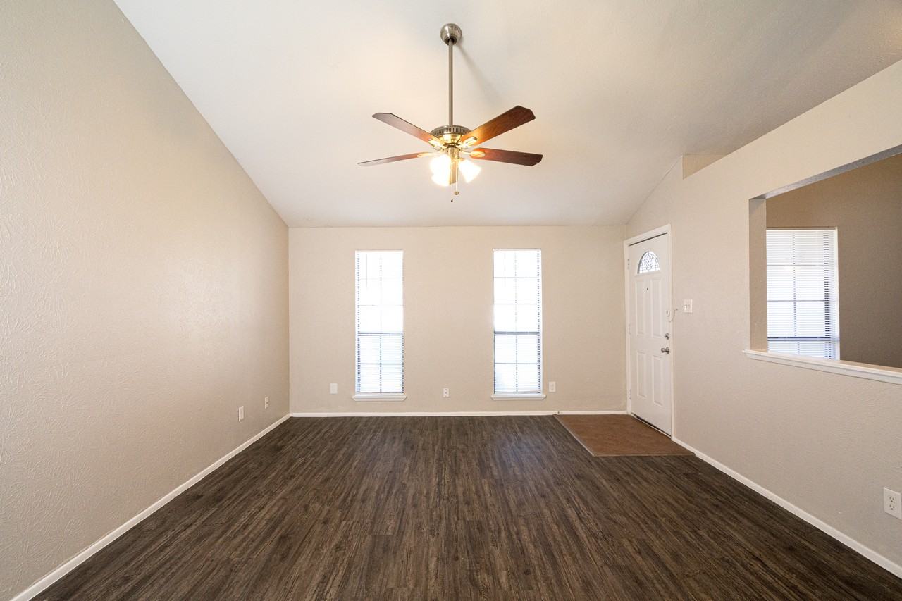 403 Jones St - Photo 6 of 29