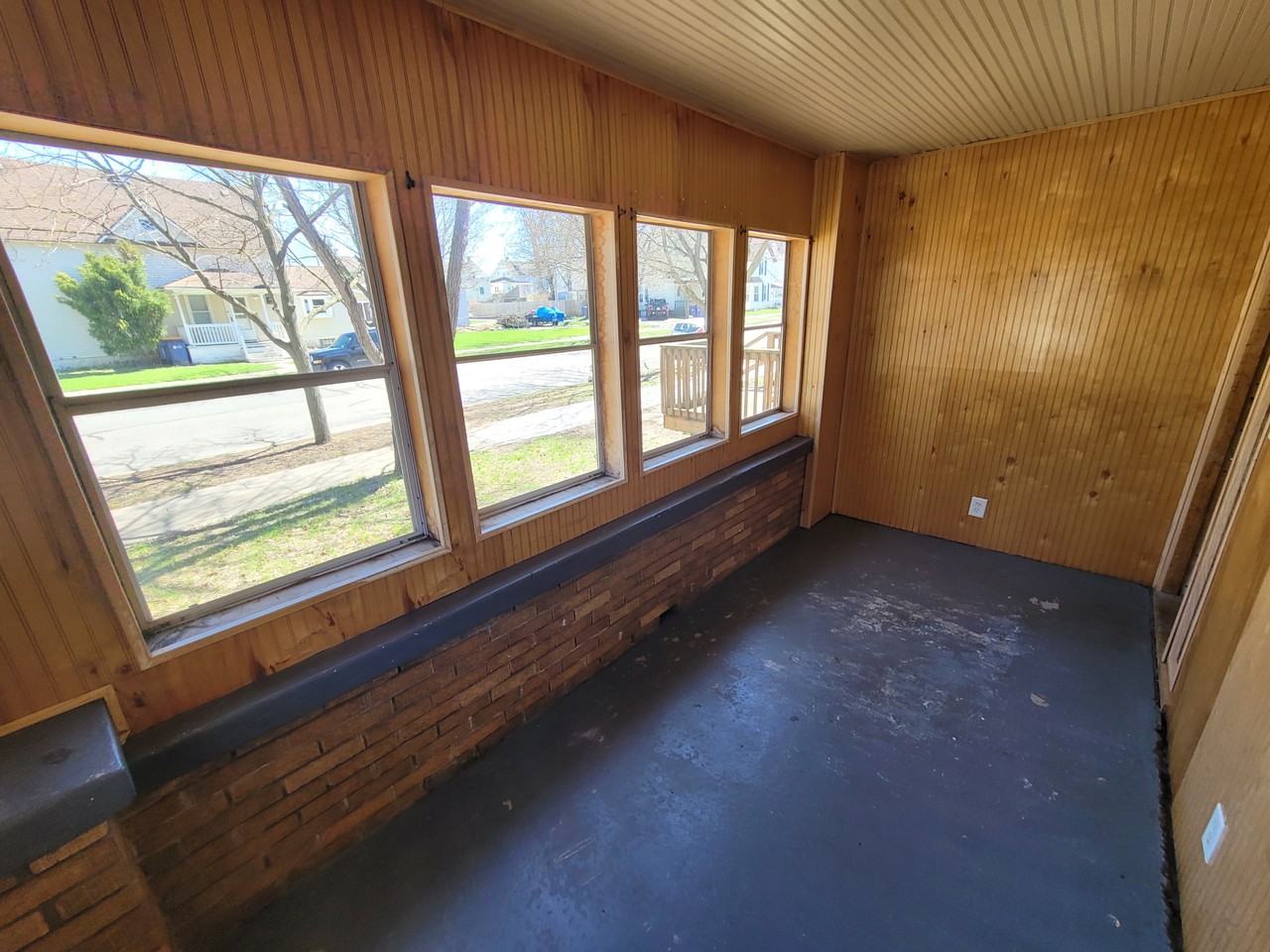 824 Lyon St Ne - Photo 6 of 23