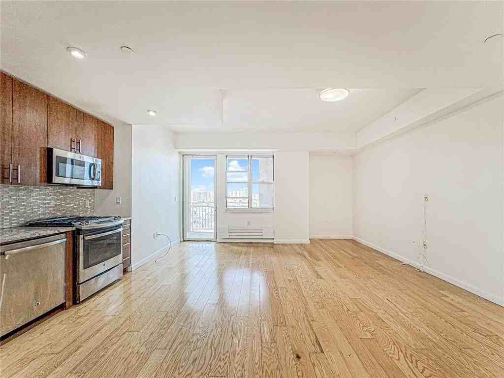 390 Ocean Ave - Photo 5 of 10