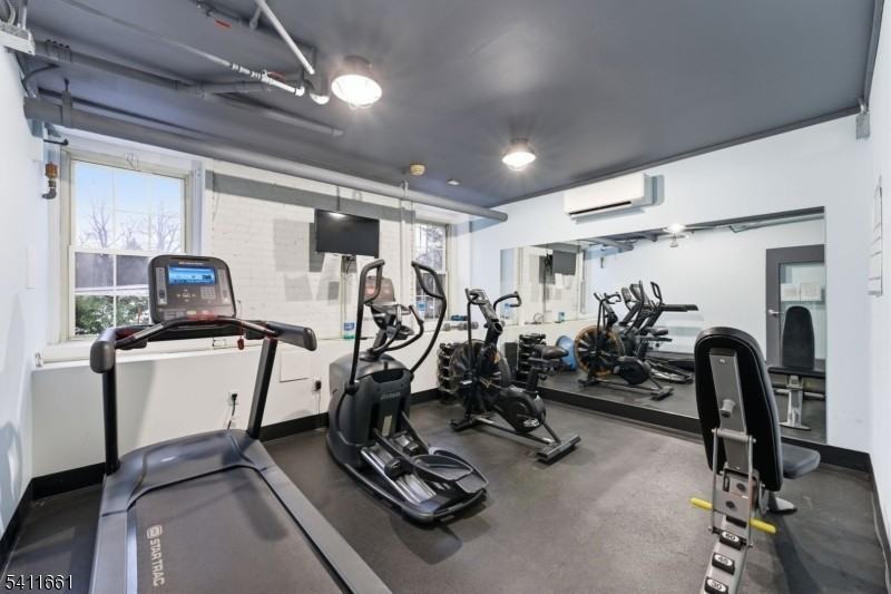 133 Summit Ave - Photo 7 of 10