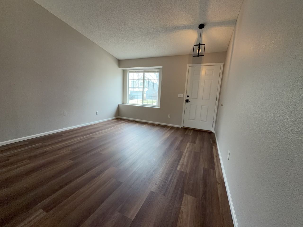 5921 Fossil Dr - Photo 3 of 18