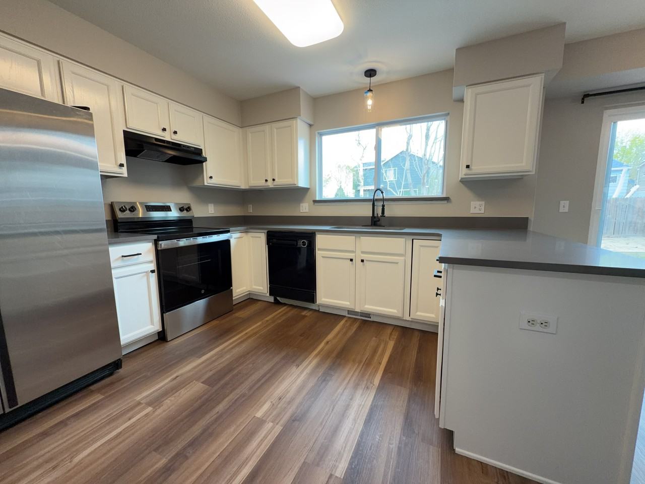 5921 Fossil Dr - Photo 7 of 18