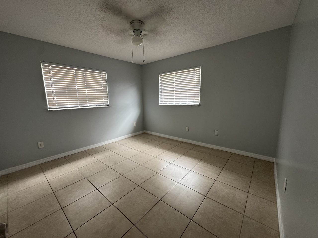 2349 Essex Ave - Photo 2 of 14