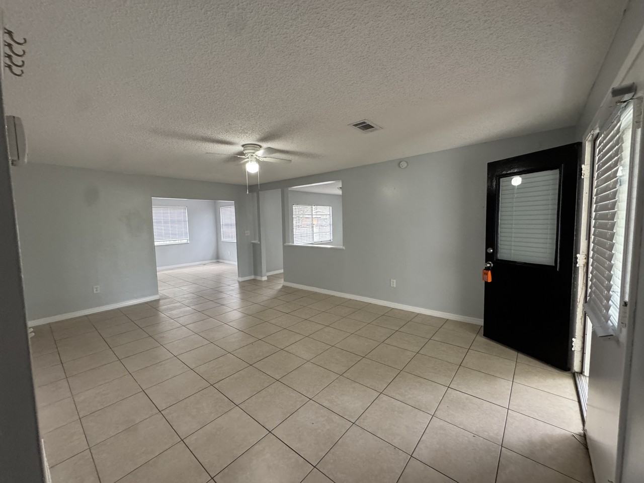 2349 Essex Ave - Photo 6 of 14