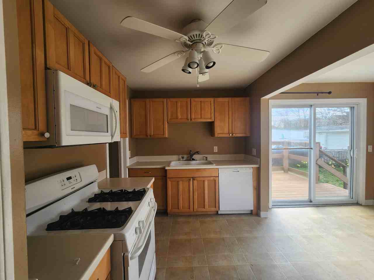 20500 Morris Ave - Photo 3 of 13