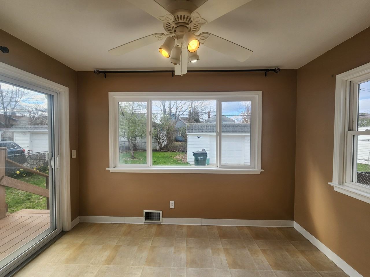 20500 Morris Ave - Photo 5 of 13