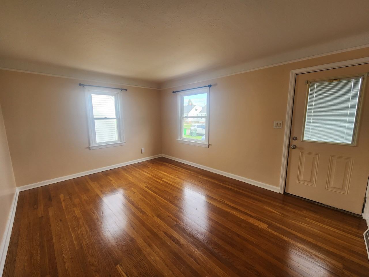 20500 Morris Ave - Photo 7 of 13