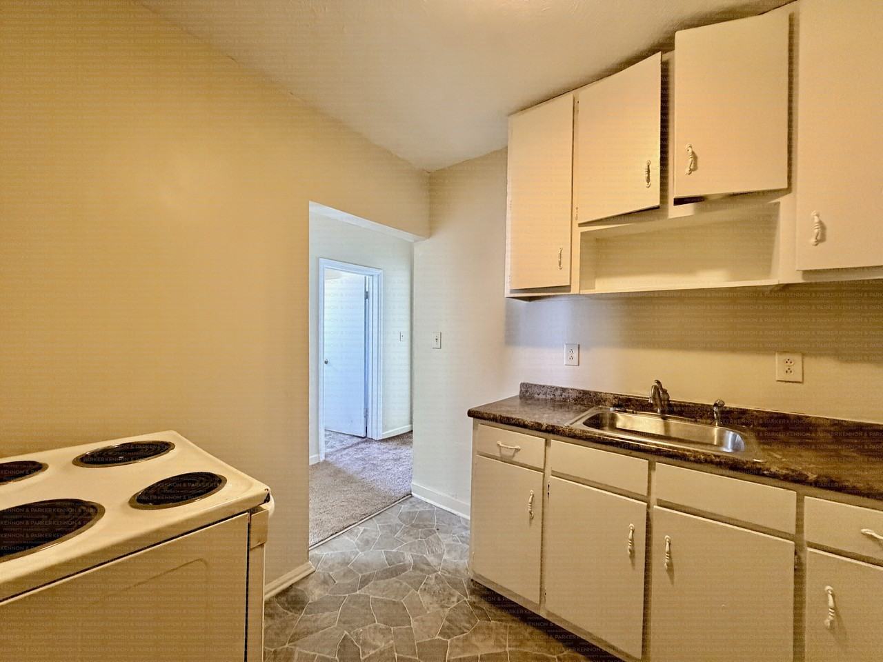 1105 30th St #C - Photo 3 of 6