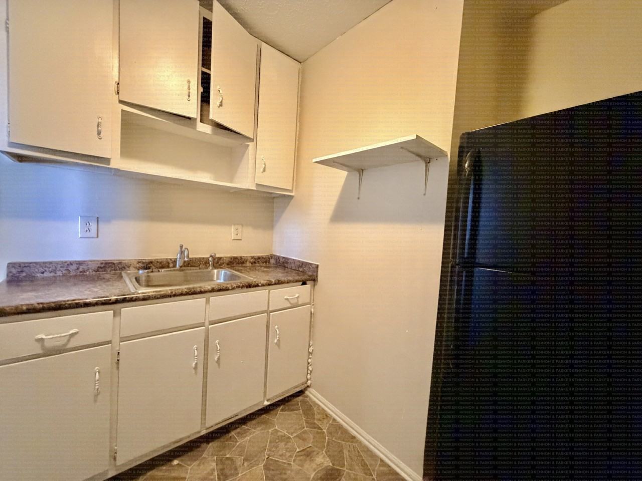 1105 30th St #C - Photo 4 of 6