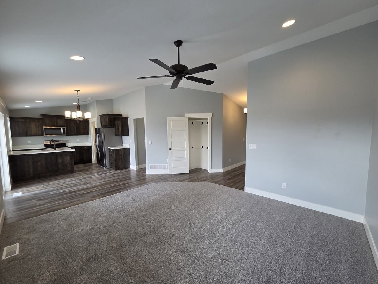 3992 Inglewood Dr - Photo 3 of 20