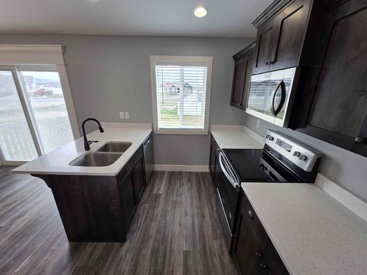 3992 Inglewood Dr - Photo 6 of 20