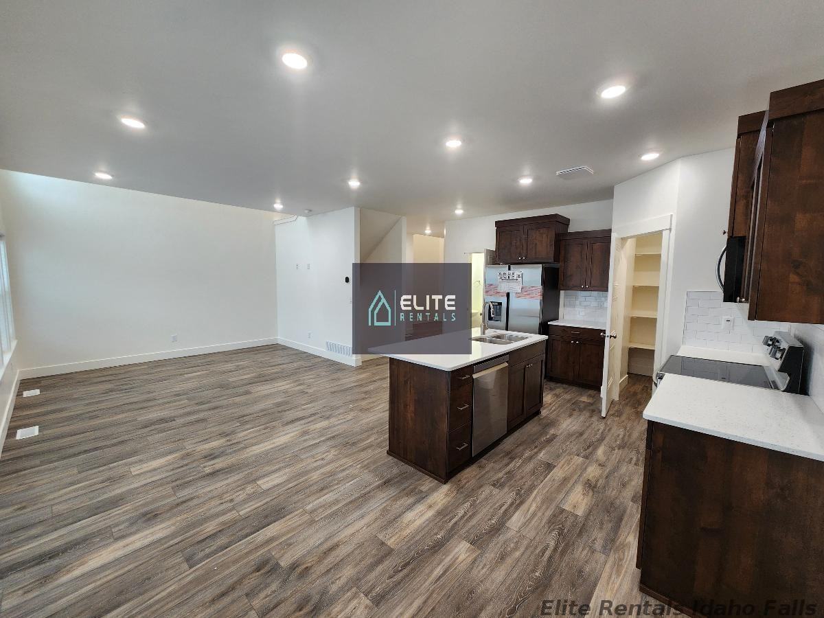 3027 Kalani Ct - Photo 5 of 20