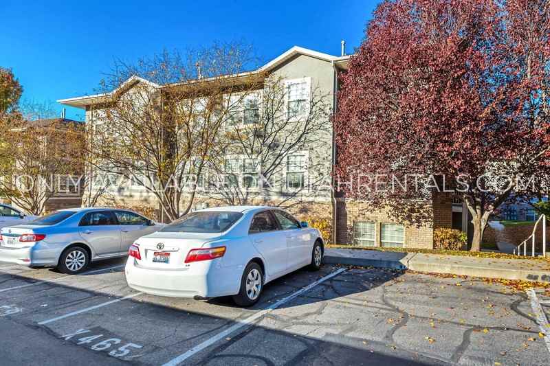 421 Belmont Pl #SM - Photo 3 of 15