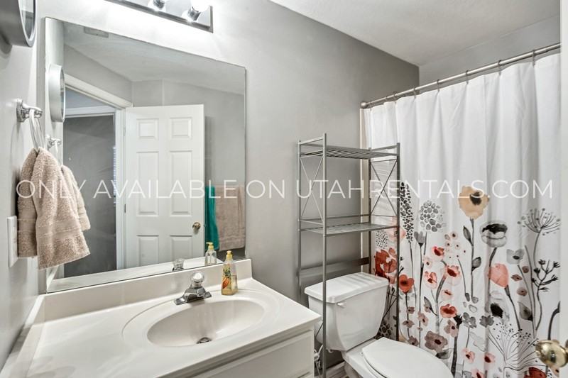 421 Belmont Pl #SM - Photo 6 of 15
