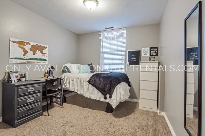 421 Belmont Pl #SM - Photo 7 of 15