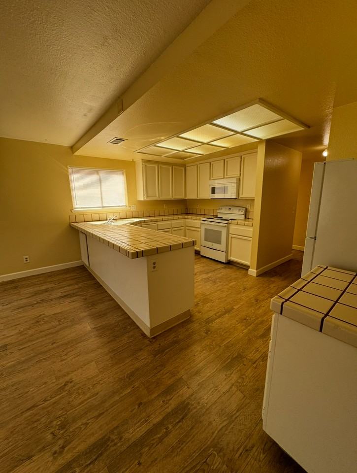 5718 Atchenson Ct - Photo 5 of 19