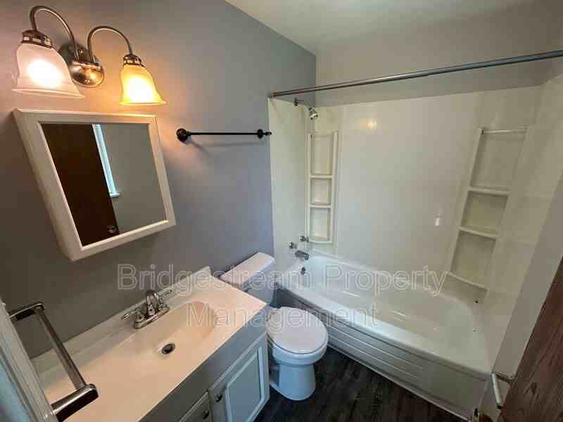 92 W Franklin St #2 - Photo 4 of 12