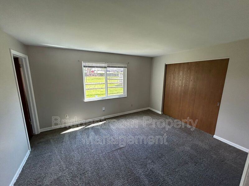 92 W Franklin St #2 - Photo 5 of 12