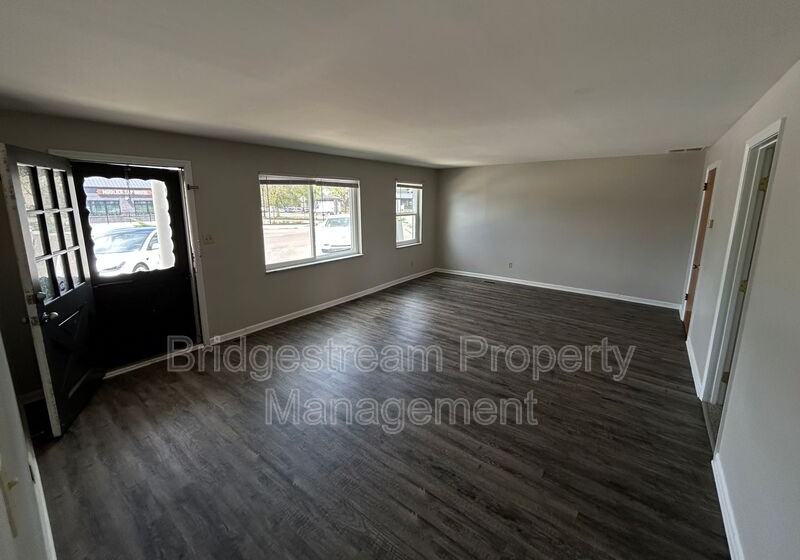 92 W Franklin St #2 - Photo 6 of 12