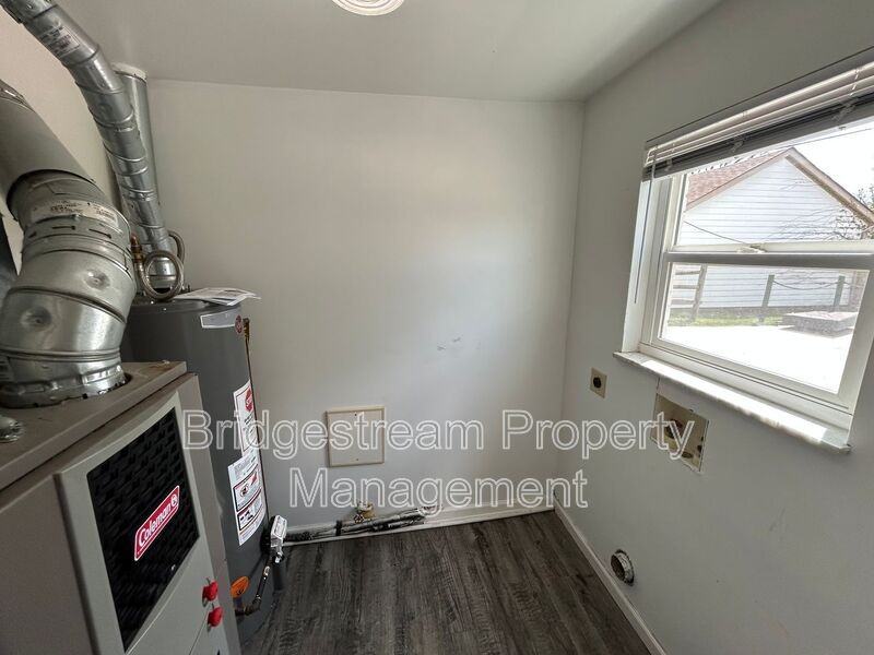 92 W Franklin St #2 - Photo 7 of 12