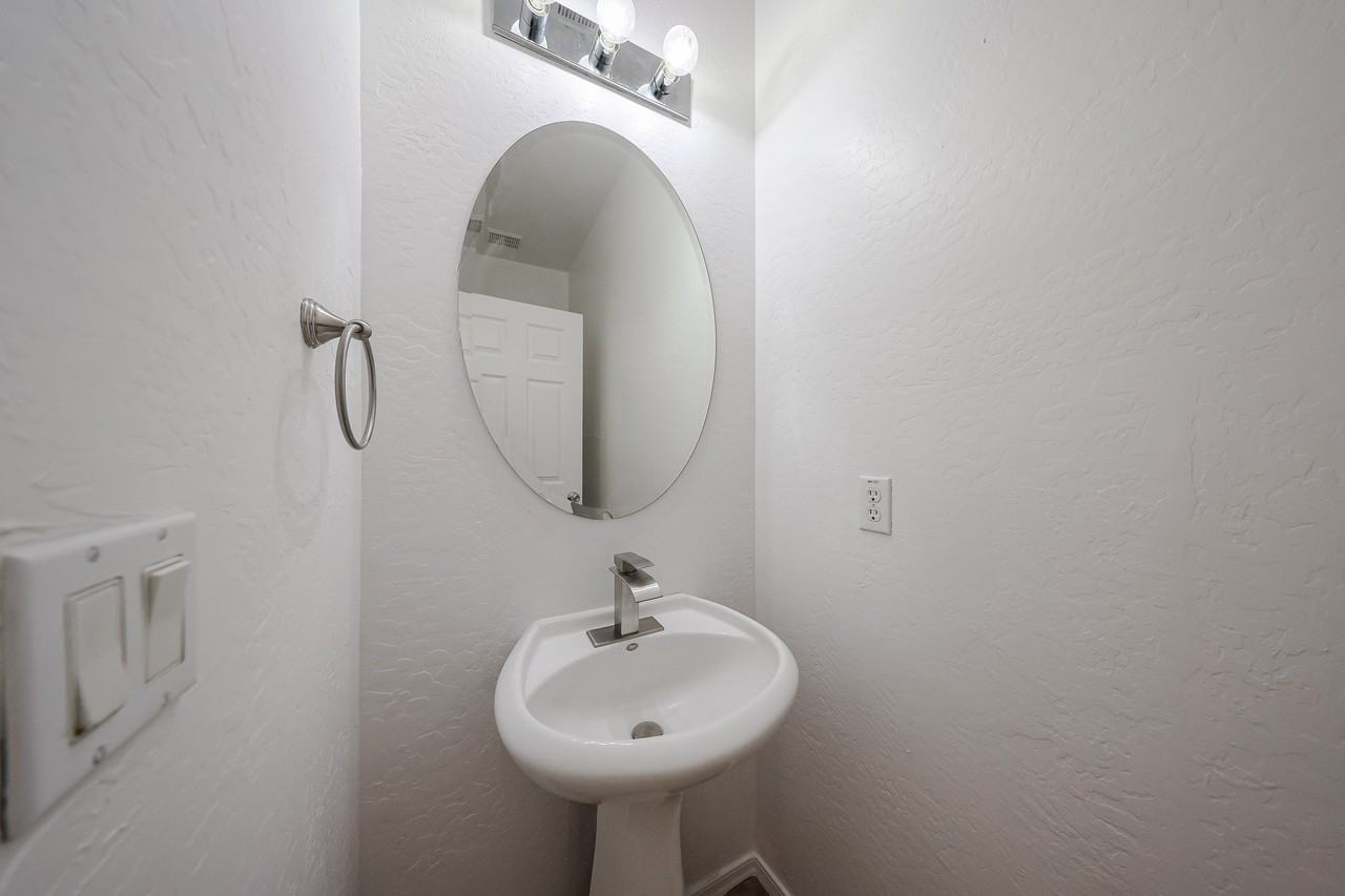 1295 E Leaf Rd - Photo 6 of 45