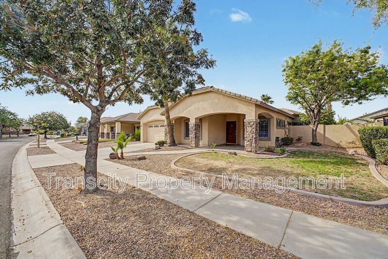 4164 E Claxton Ave - Photo 3 of 31