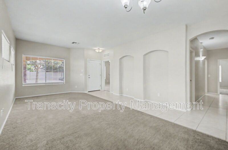 4164 E Claxton Ave - Photo 5 of 31