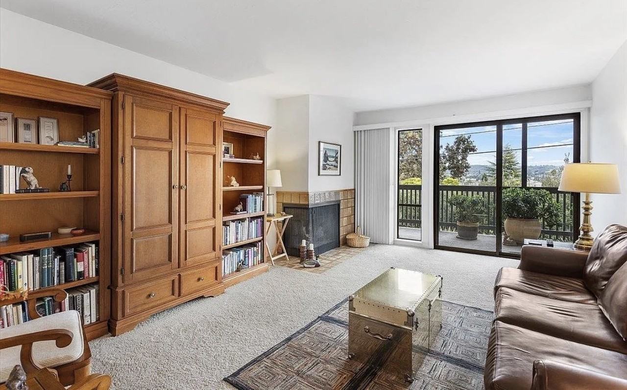 19100 Crest Ave #15 - Photo 4 of 9