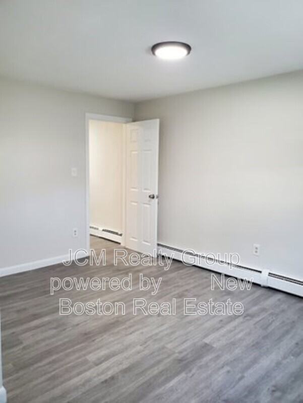 580 Cummins Hwy #4 - Photo 6 of 9