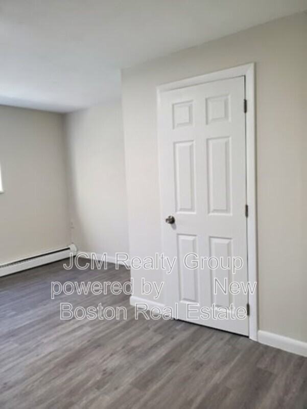 580 Cummins Hwy #4 - Photo 7 of 9