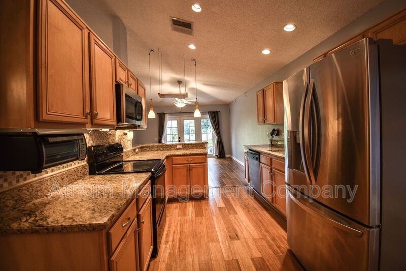 105 N Weathersfield Ave - Photo 4 of 11