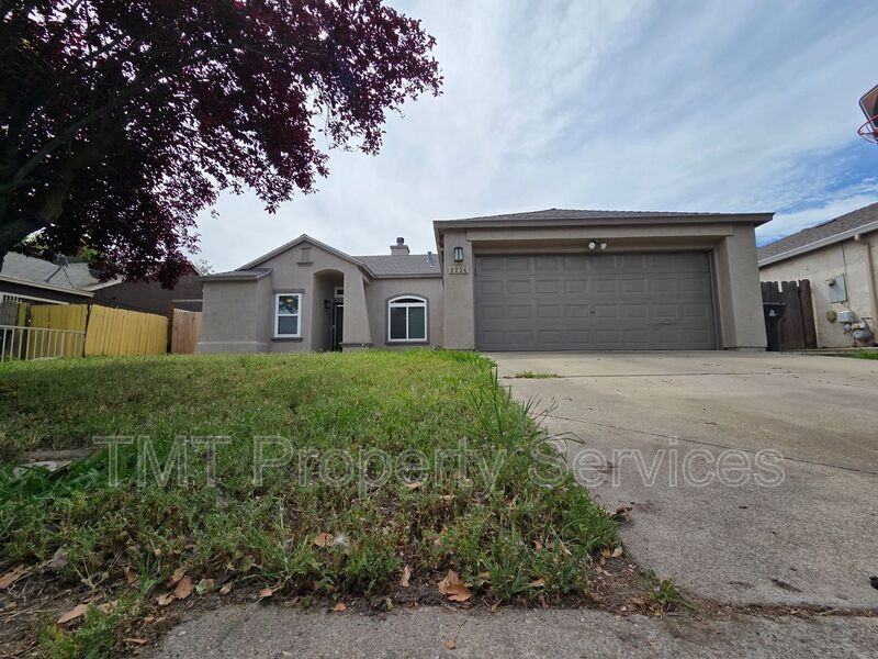 2234 Wall St - Photo 3 of 50