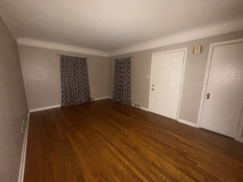 1517 E Jefferson Ave - Photo 2 of 13