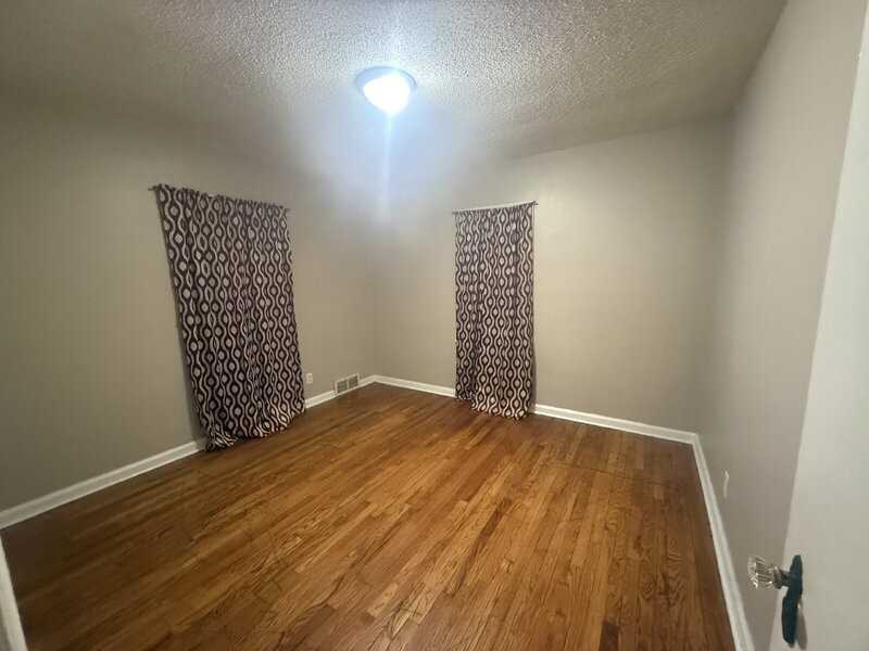 1517 E Jefferson Ave - Photo 3 of 13