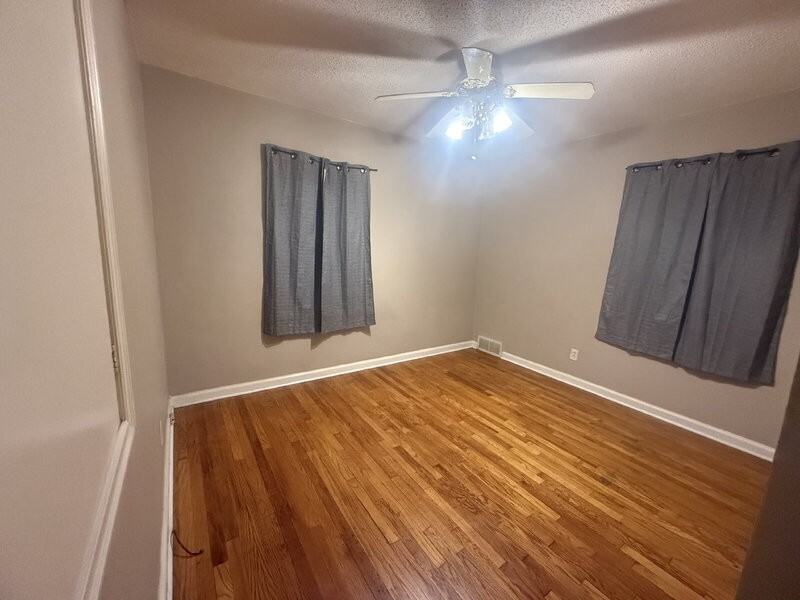 1517 E Jefferson Ave - Photo 5 of 13