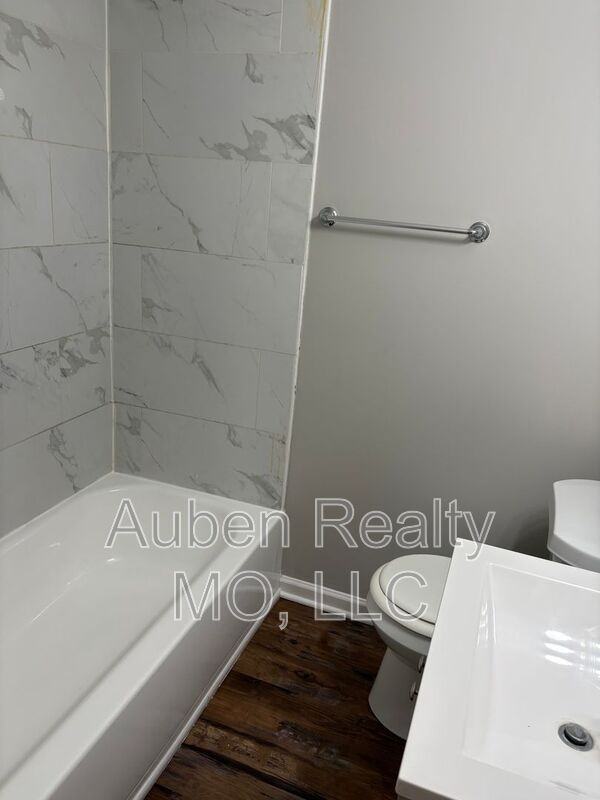 1821 N 50th Ter - Photo 7 of 10