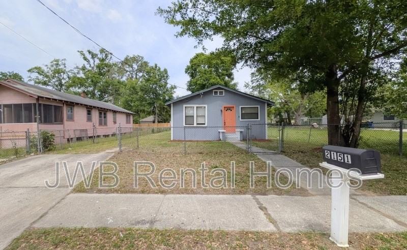 2151 Meharry Ave - Photo 2 of 18