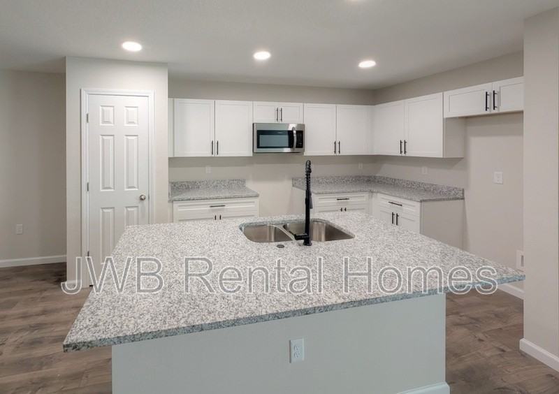 1292 Pangola Dr - Photo 4 of 19