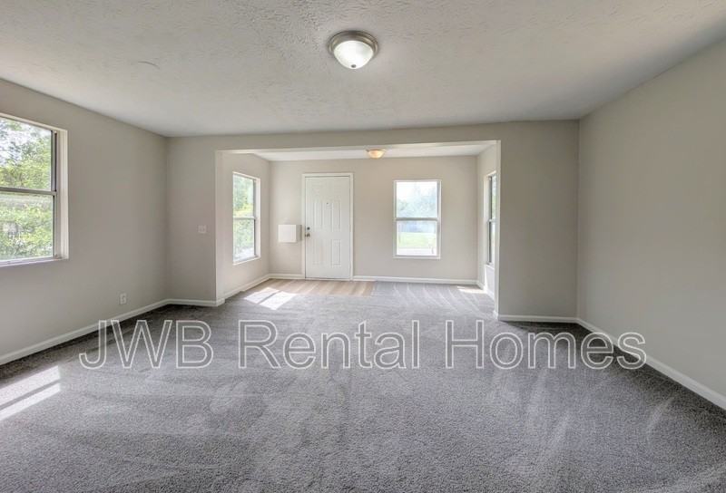 835 E Union St - Photo 6 of 17