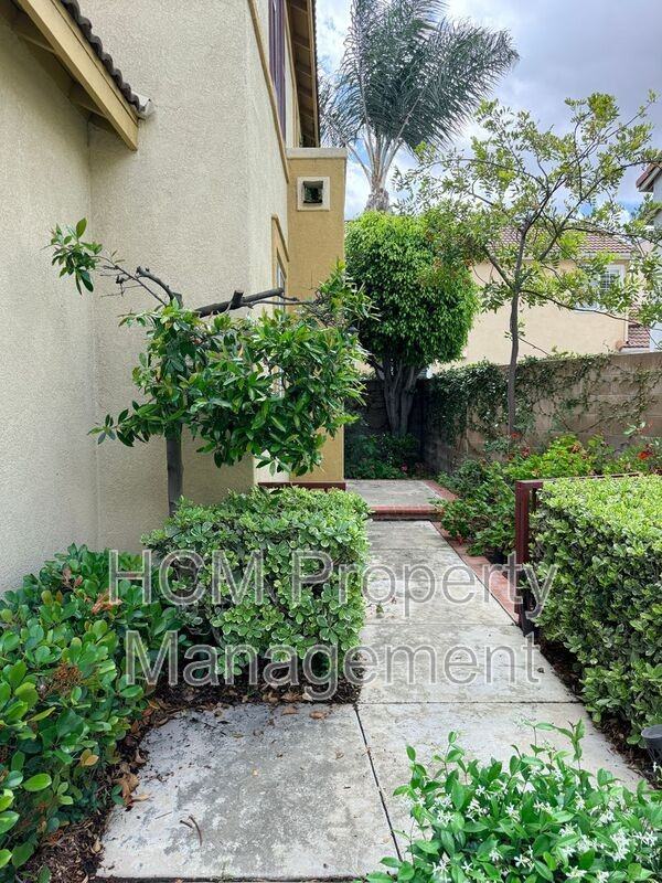 651 Jensen Pl - Photo 3 of 31