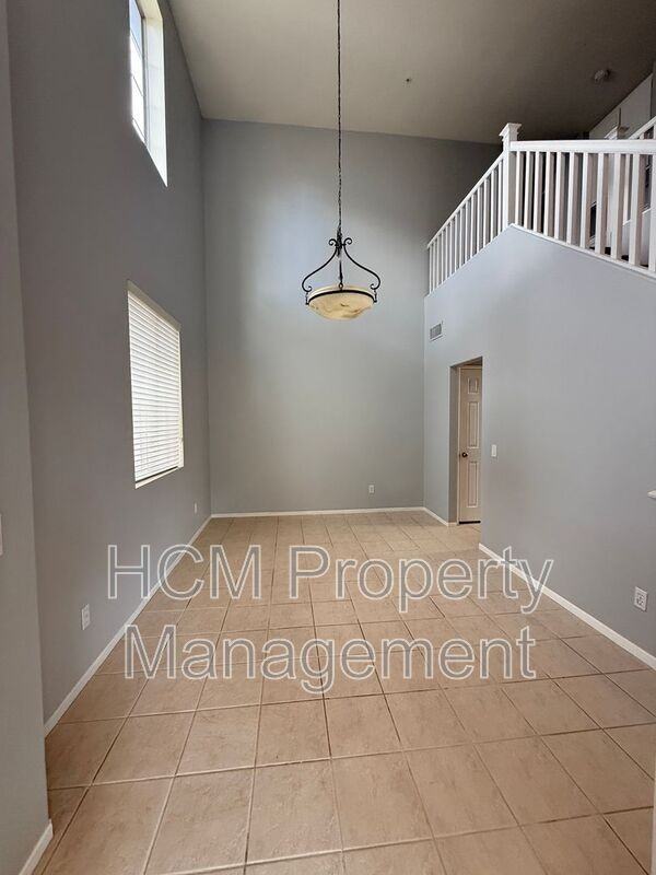 651 Jensen Pl - Photo 5 of 31