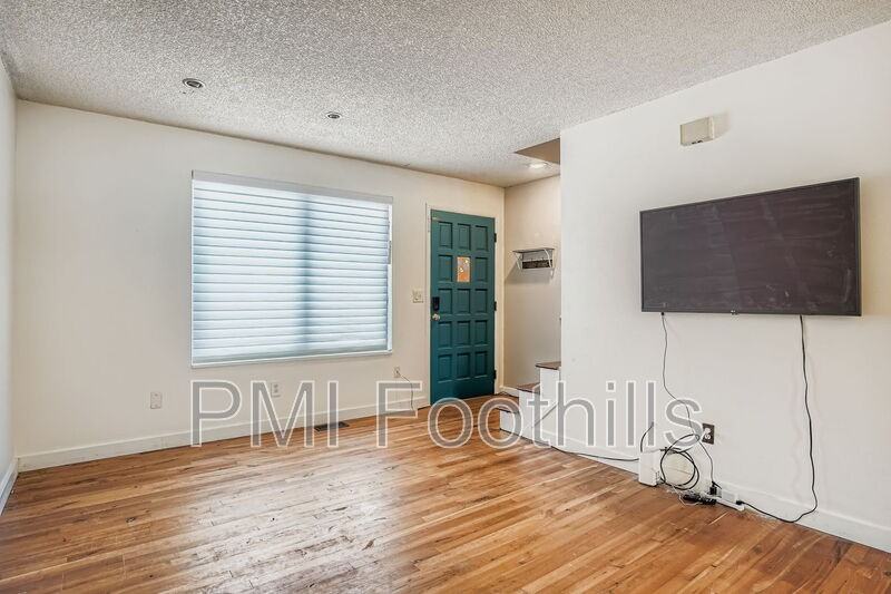 171 Holman Way - Photo 4 of 14