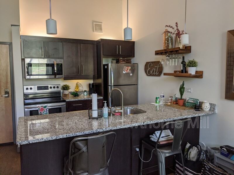 1101 Hawthorne Ln #248 - Photo 3 of 5